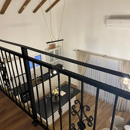 Country House-listani