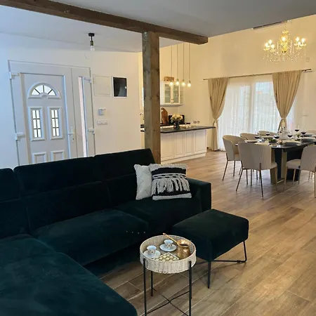 Listani-renta Quad リヴノ