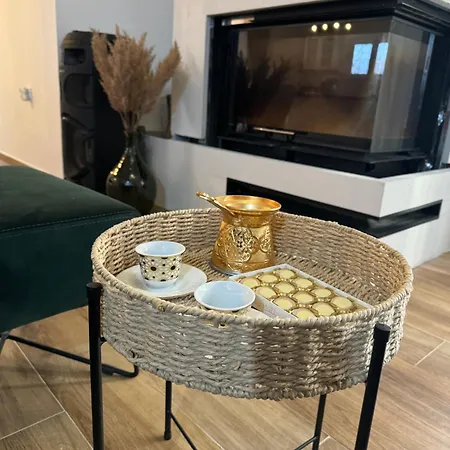 Holiday home Country House-listani *