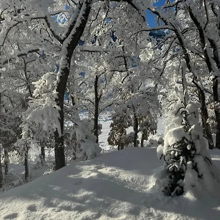 Holiday home Country House-listani Livno